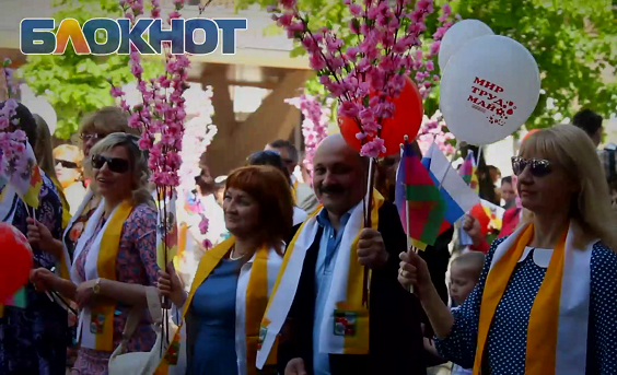 Первомайская демонстрация в одной минуте: видеоотчет «Блокнота Краснодар»