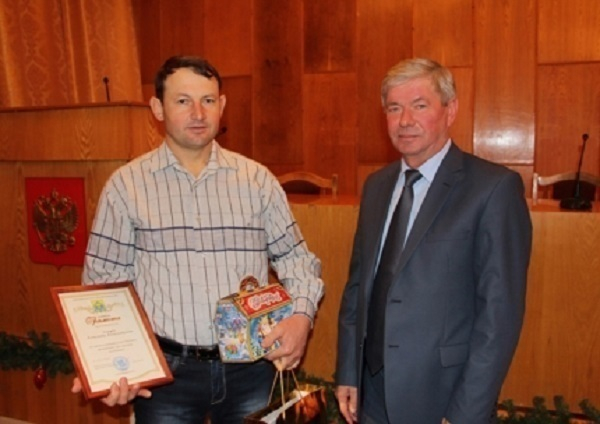 Житель Кубани получил награду за спасение рыбаков