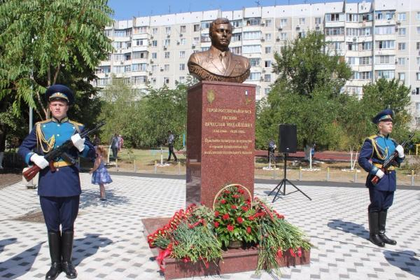 Памятник Герою России Вячеславу Евскину открыли в Краснодаре