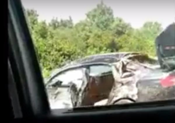 В сети появилось видео с места аварии, в которой погиб тренер Виктор Лавров