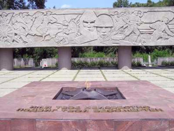 Кубанский календарь: 48 лет назад в Краснодаре открыли «Площадь памяти Героев»