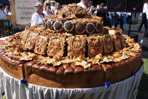 В честь хлеборобов Кубани испекут огромный каравай