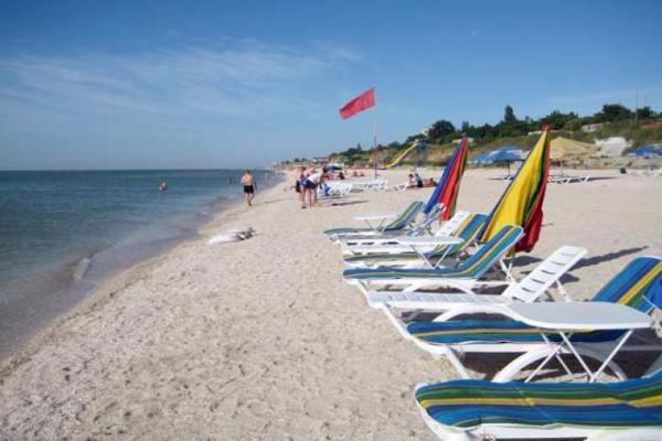 На Азовском побережье открыли 6,5 тысяч метров новых пляжей