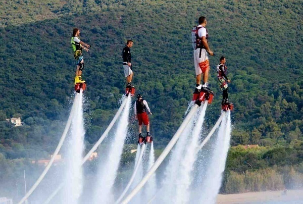В Геленджике спортсмены на флайбордах взлетят на 10 метров