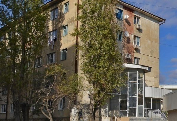 Мать с ребенком из Новороссийска боится сгореть в старом общежитии