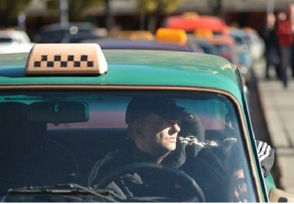 В Краснодаре работают 20 тысяч таксистов-нелегалов