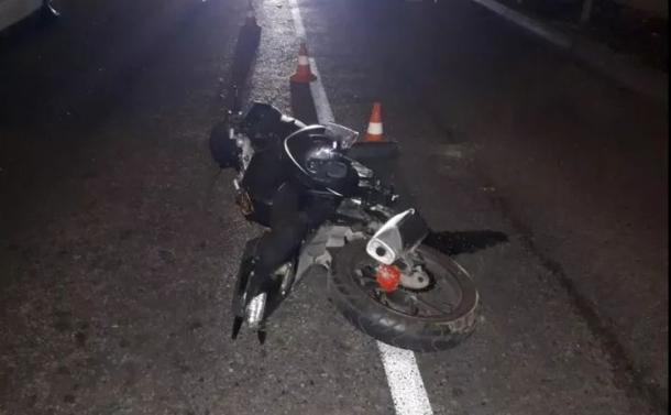 Мотоциклист врезался в иномарку в центре Краснодара