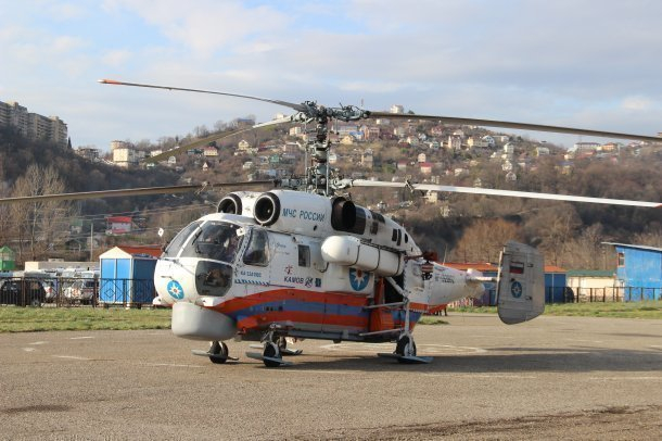 Сочинские спасатели подняли раннего туриста из ущелья на вертолете