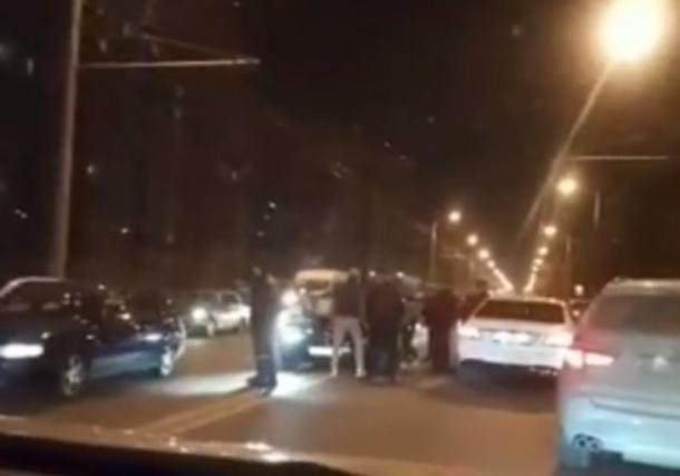 В Краснодаре водитель «БМВ» устроил массовую аварию на встречке