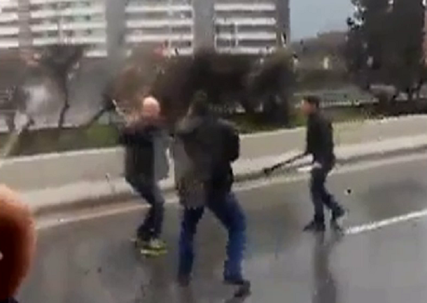 Трое водителей в Сочи устроили Mortal Kombat с пистолетом и битами