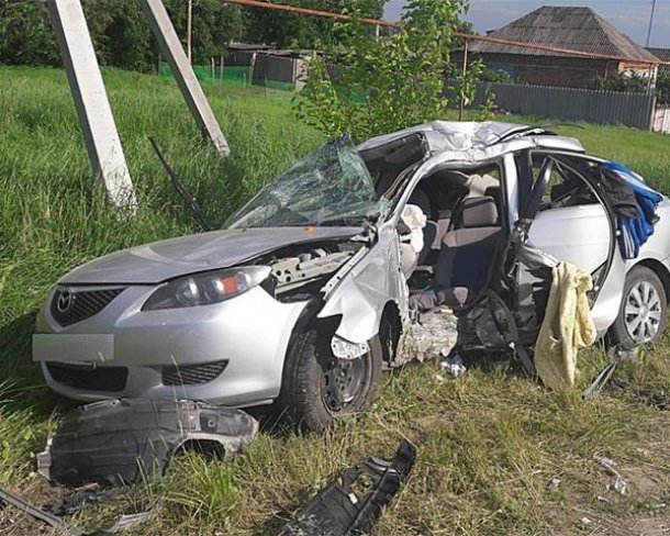 Пьяный водитель без прав врезался в столб в Тихорецком районе