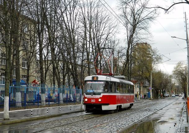 В Краснодаре разыскивают пассажиров трамвая, избивших кондуктора
