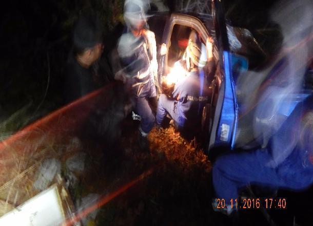 В районе Сочи при падении автомобиля в овраг пострадали трое людей
