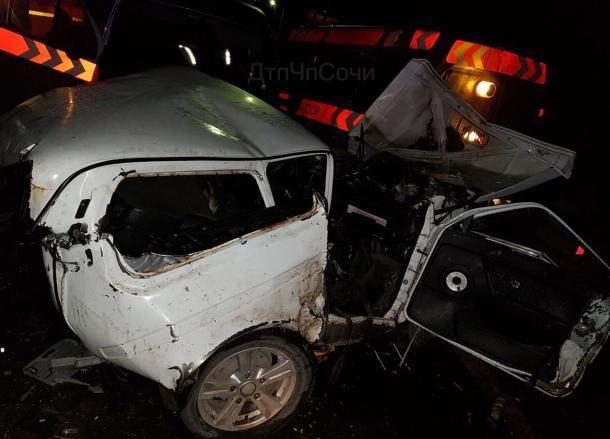 Очевидцы о смертельной аварии в Сочи: «Перед глазами пассажир «Нивы» шевелится»