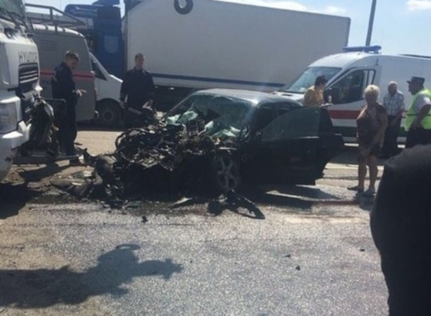 В страшной аварии с автокраном на Кубани погибли три человека