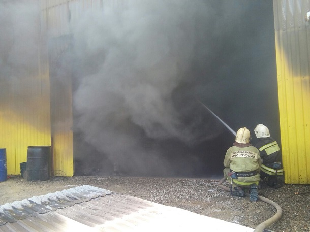 В Анапе произошел пожар на складе