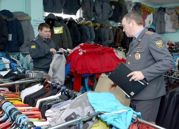 На два миллиона рублей контрафактных вещей изъяла таможня в Сочи