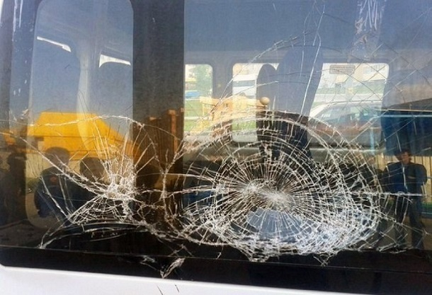 В Абхазии закидали камнями автобус из Сочи: пострадал ребенок
