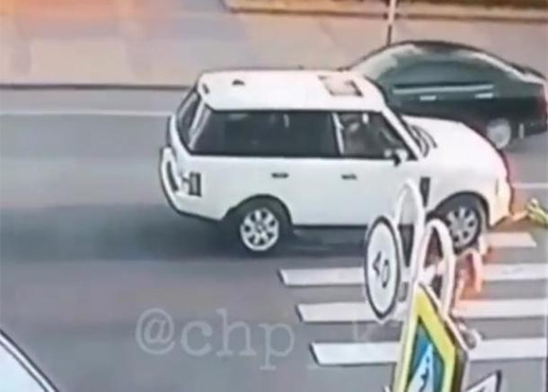 В Адыгее на пешеходном переходе ребенок попал под колеса авто