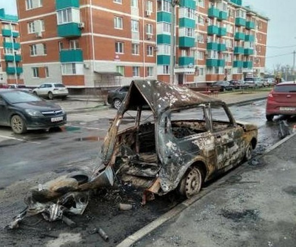 Под Краснодаром обнаружили сожженный автомобиль
