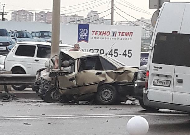В Краснодаре водитель «Нексии» погиб после столкновения с «Инфинити»