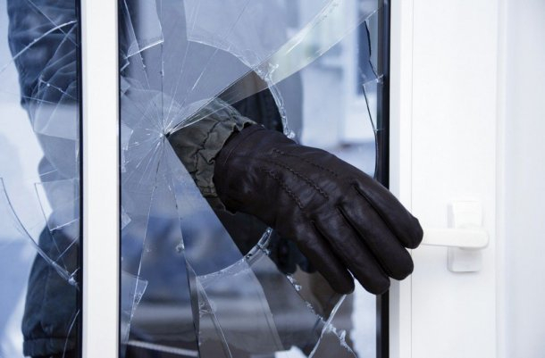 Мужчина забил монтировкой свою соседку в Каневском районе из-за денег
