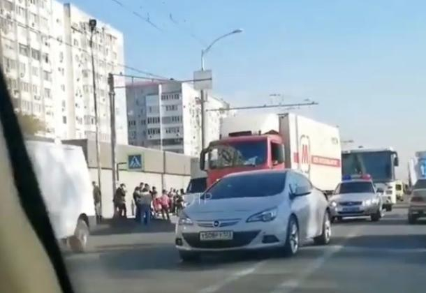 Семеро взрослых и один ребенок пострадали в ДТП с автобусом и фурой Краснодаре