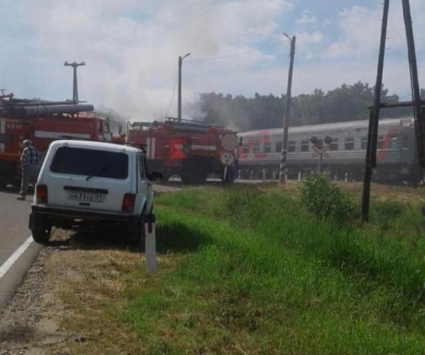 Под Краснодаром грузовик врезался в пассажирский поезд