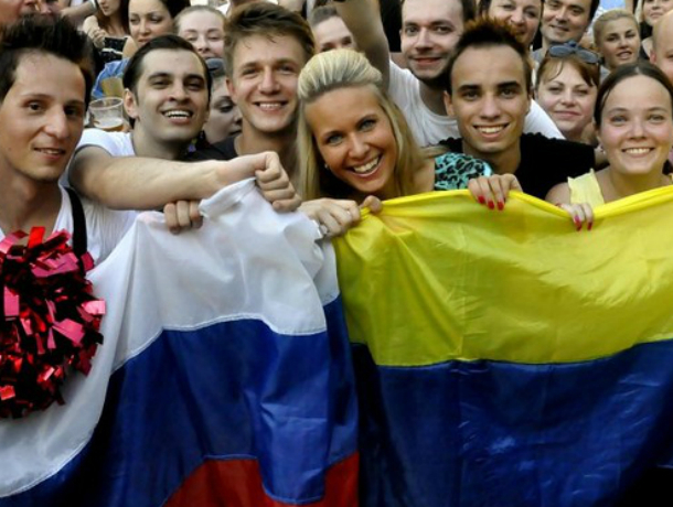 На фестиваль в Сочи ринулась молодежь из США и Украины