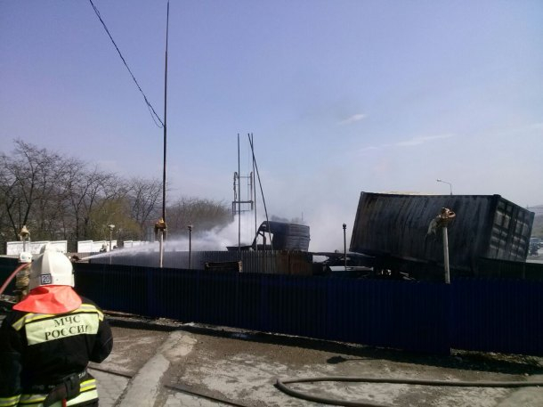 Пожар на АЗС под Новороссийском вспыхнул из-за столкновения грузовика с цистерной с газом