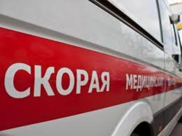 Выпавшую из окна сочинской школы 12-летнюю девочку транспортировали в Краснодар
