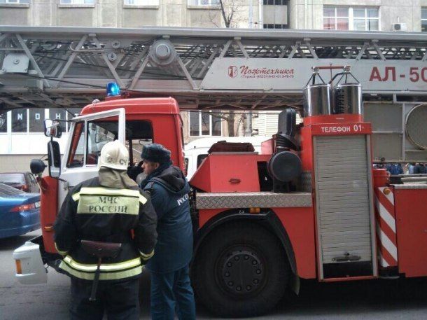 В Анапе загорелась гостиница: эвакуировано 96 человек