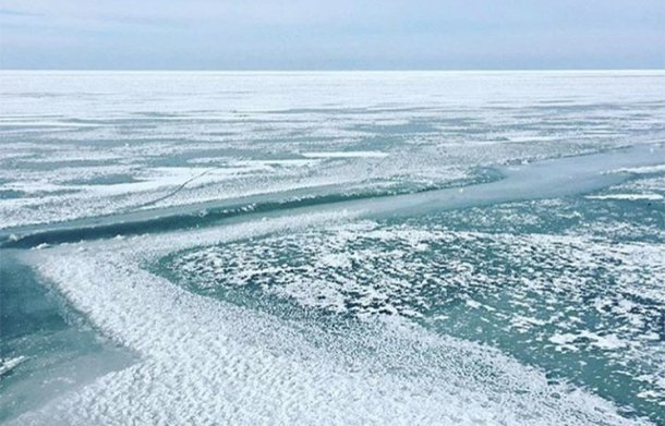 Из-за сильных морозов на Кубани Азовское море почти полностью покрылось льдом