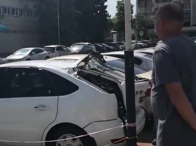 Взрыв в машине произошел в центре Краснодара