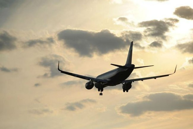 На борту самолета, экстренно севшего в Сочи, умер англичанин