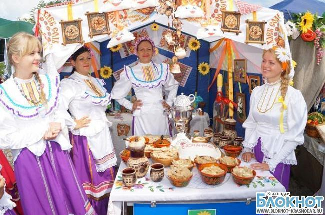 Фестиваль вареников проходит в  «Атамани»