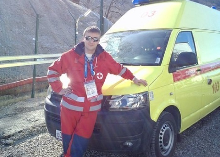 В Краснодаре хамство водителя едва не помешало врачам скорой помощи спасти человека