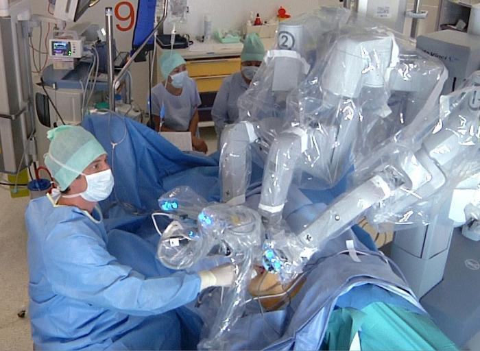 Краснодарские хирурги впервые в России пересадили почку при помощи робота
