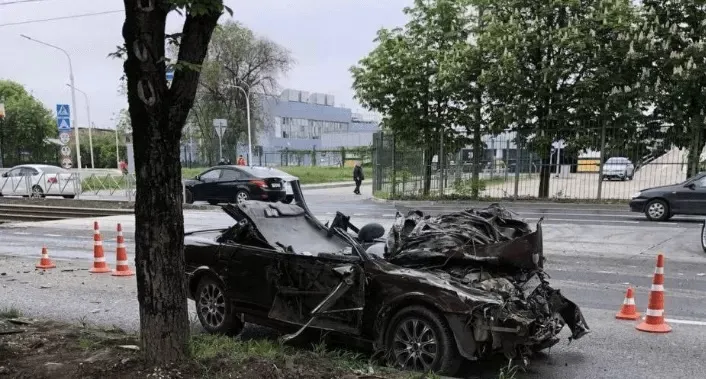 Один погиб, двое в больнице: в Краснодаре автобус попал в смертельную аварию