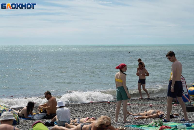 «Лето, солнце, море, ад!»: что приходится пережить туристам на распиаренных пляжах Краснодарского края