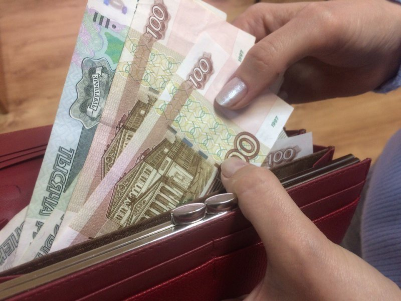 Директор школы и депутат в Горячем Ключе положила в свой карман больше 1 млн рублей