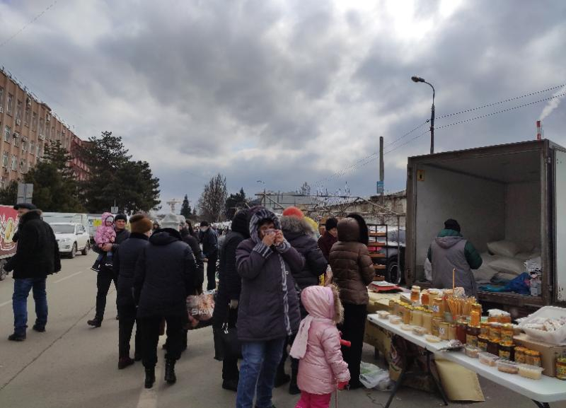 «Полностью раскупили»: краснодарцы атаковали ярмарки с сахаром в Краснодаре
