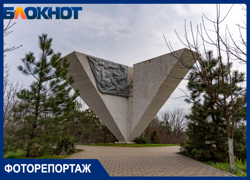 «Под этими плитами стонет земля»: особенности мемориала 500 погибшим в Краснодаре