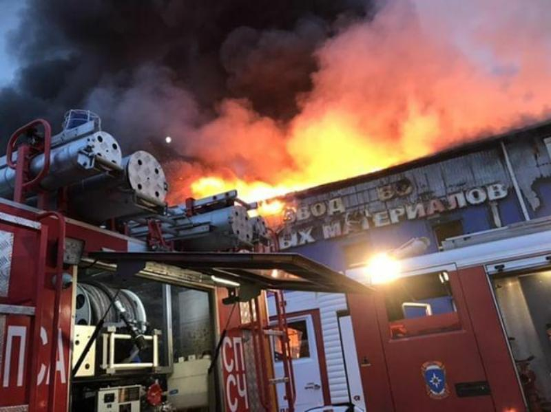 Пожар на площади 400 «квадратов» вспыхнул ночью в Краснодаре