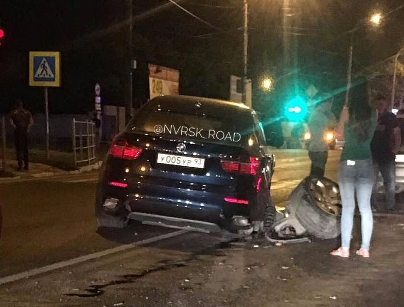 Гонки на дорогих автомобилях по ночному Новороссийску закончились «крутой» аварией
