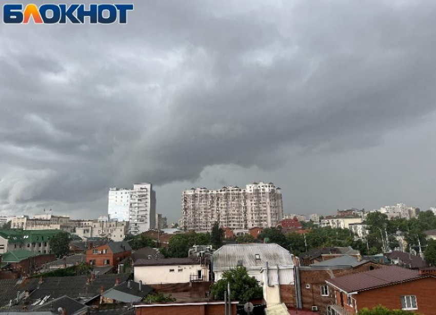 Шторм с ливнем и градом надвигается на Краснодарский край