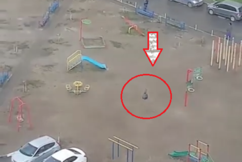 Брошенную на детской площадке сумку в Краснодаре приняли за бомбу