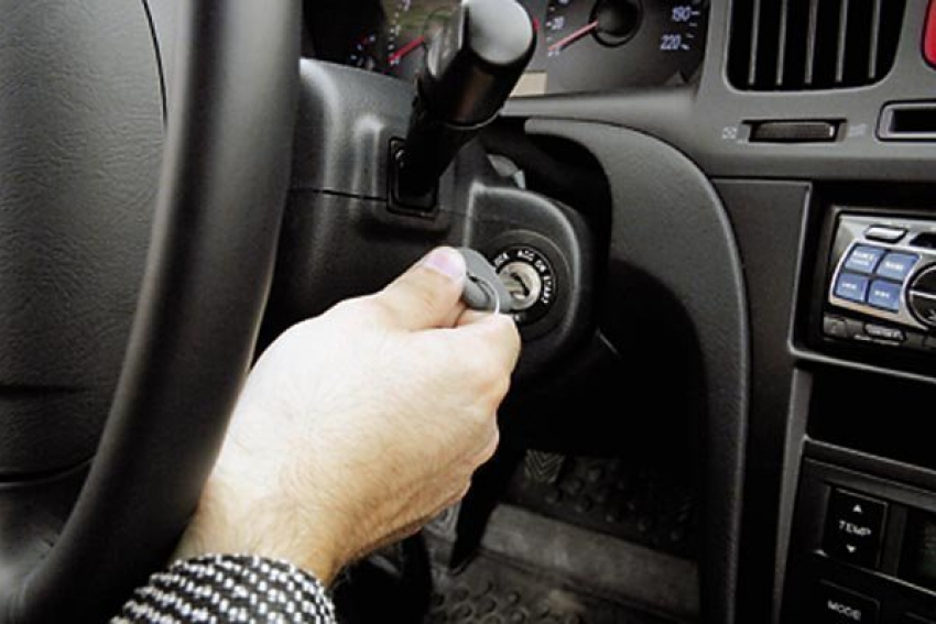 В Красноармейском районе мужчина угнал машину знакомого и поехал за алкоголем