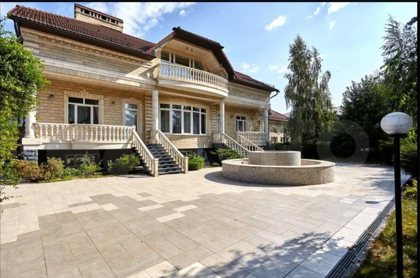 В историческом центре Краснодара продают шикарную резиденцию за 250 млн рублей