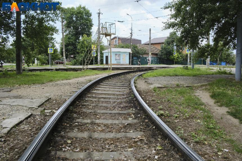 В Краснодарском крае поезд столкнулся с легковушкой